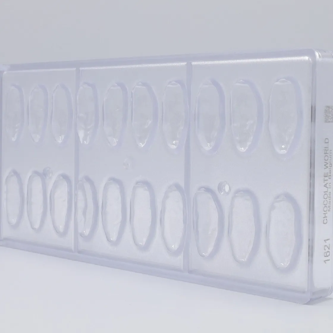 Chocolate World Bonbonvorm Dadel (20x) 39x19x10mm*** Bonbonvormen