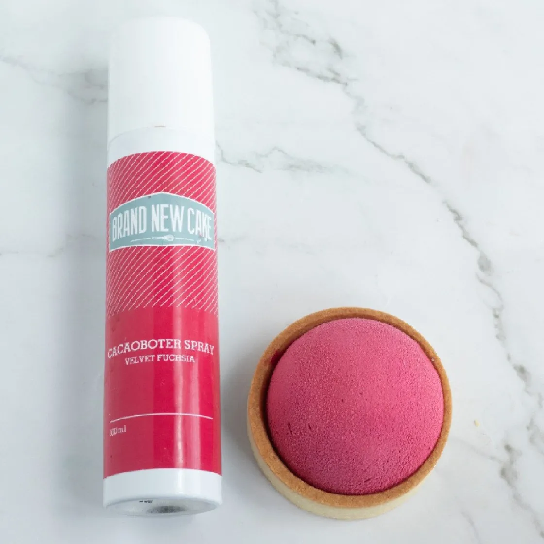 BrandNewCake Cacaoboter spray Velvet Fuchsia 100ml* Spray Kleurstoffen