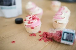 BrandNewCake Confetti Open Hartjes Rood 50gr.* Ijsdips|Eetbare Strooisels