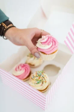 BrandNewCake Gekleurde Suiker Roze 80gr.* Eetbare Strooisels