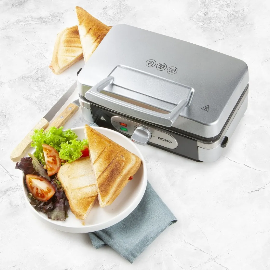 Domo Snackmaker 3-in-1 (Tosti-Grill-Wafel)* Bak- En Kookapparaten