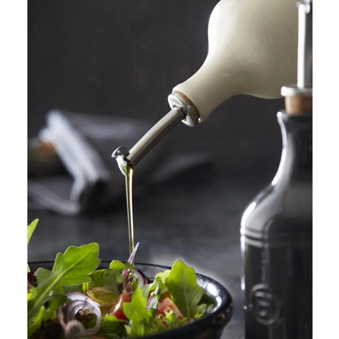 Emile Henry Olie/Azijnfles Argile 0,45L* Bakhulpmiddelen