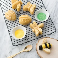 Nordic Ware Backyard Bugs Bakvorm* Speciale Bakvormen