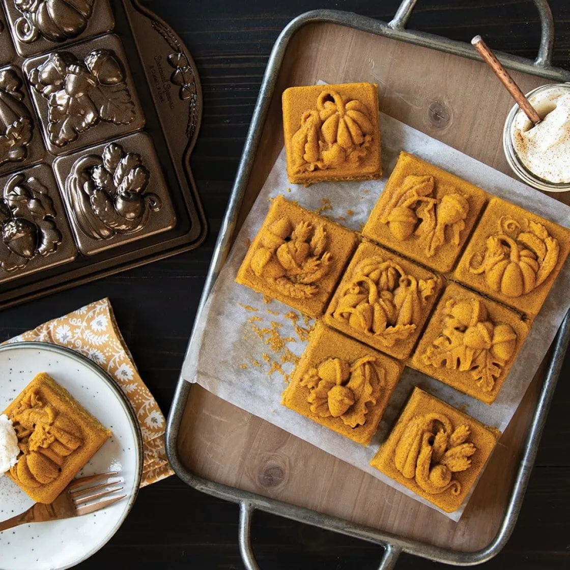 Nordic Ware Herfst Bakvorm Vierkant* Speciale Bakvormen