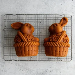 Nordic Ware Paashaas in Mandje Bakvorm* Speciale Bakvormen