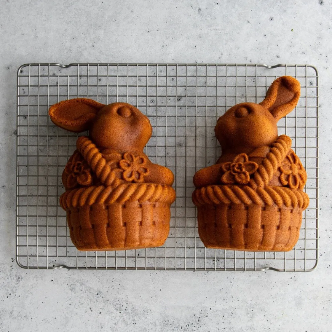 Nordic Ware Paashaas in Mandje Bakvorm* Speciale Bakvormen