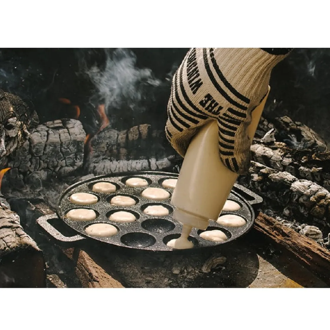 The Windmill Poffertjespan Gietijzer Ø24cm* Speciale Bakvormen