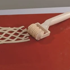 Overig Vlaairuitenroller kunststof 12cm* Brood En Vlaai Decoratie|Bakhulpmiddelen